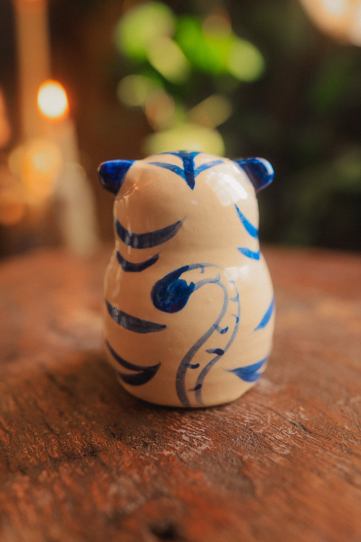 Little Tigrezinho Tiger Figurine in Painted Blue-On-White Porcelain