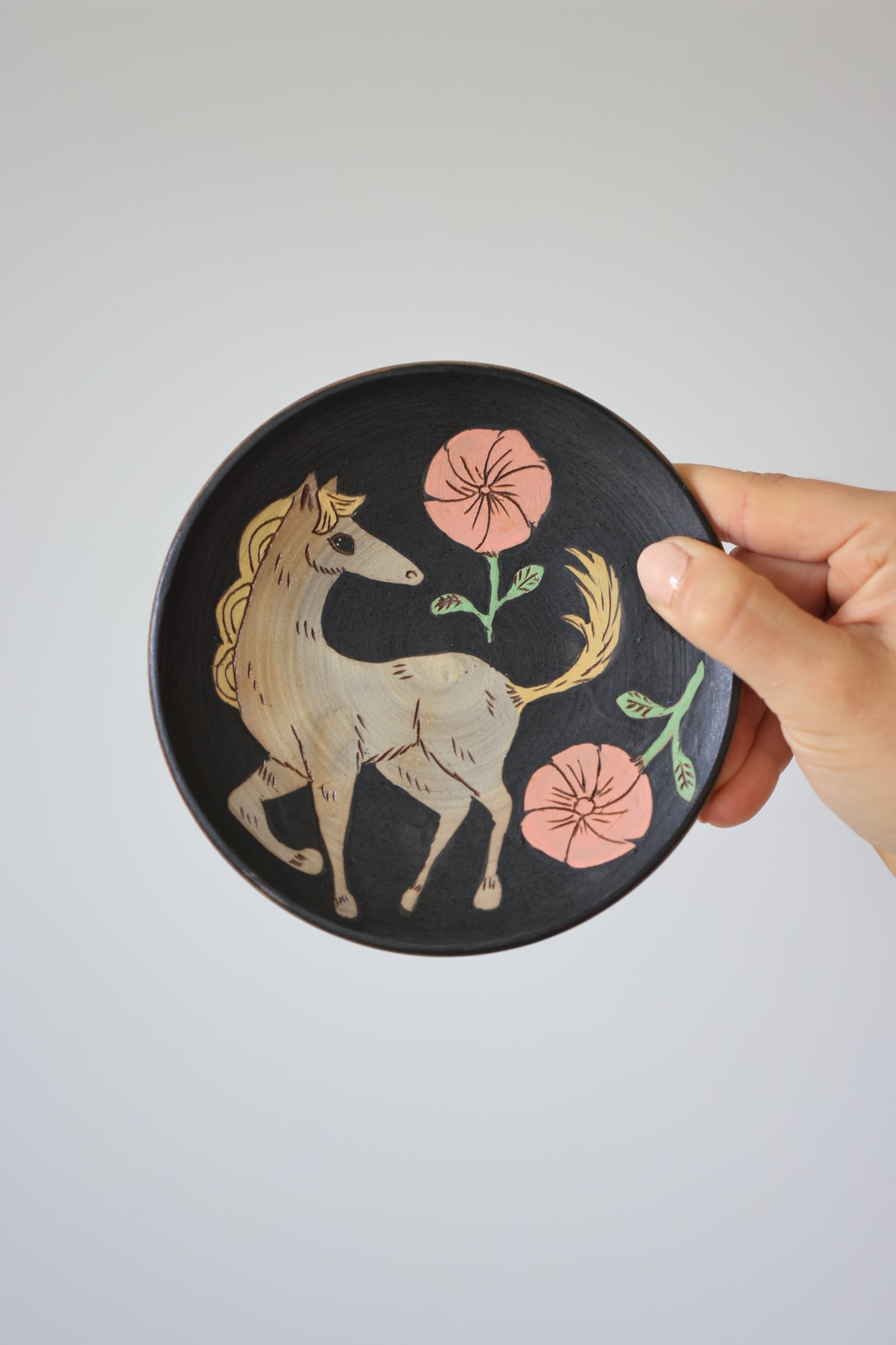 Field Horse Dish