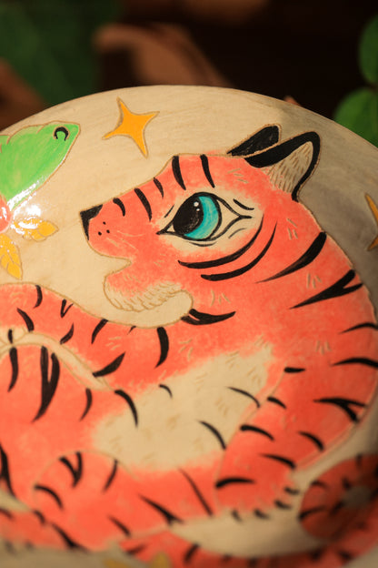Painted Royal Rose Tiger of Jhasa Decorative Dish