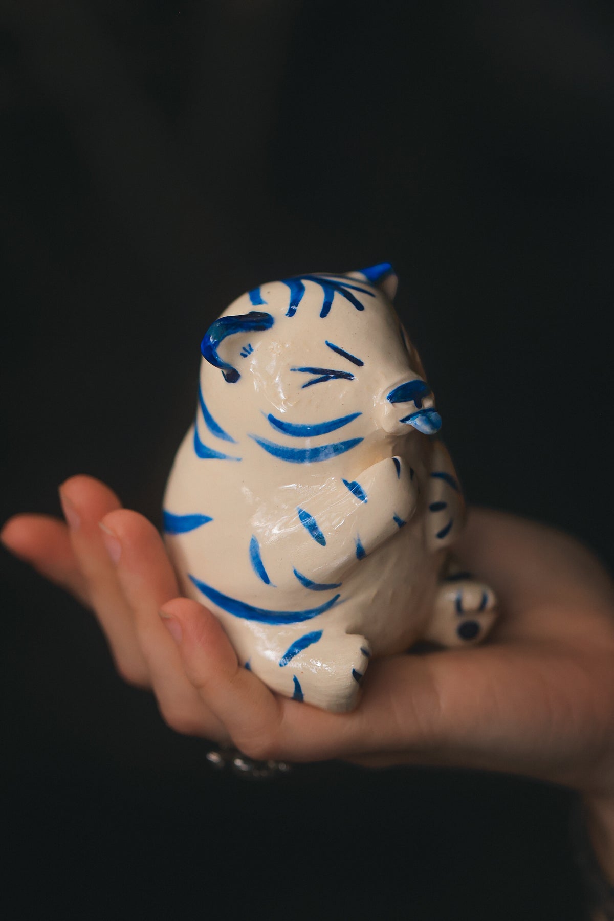 Little Tigrezinho Tiger Figurine in Painted Blue-On-White Porcelain