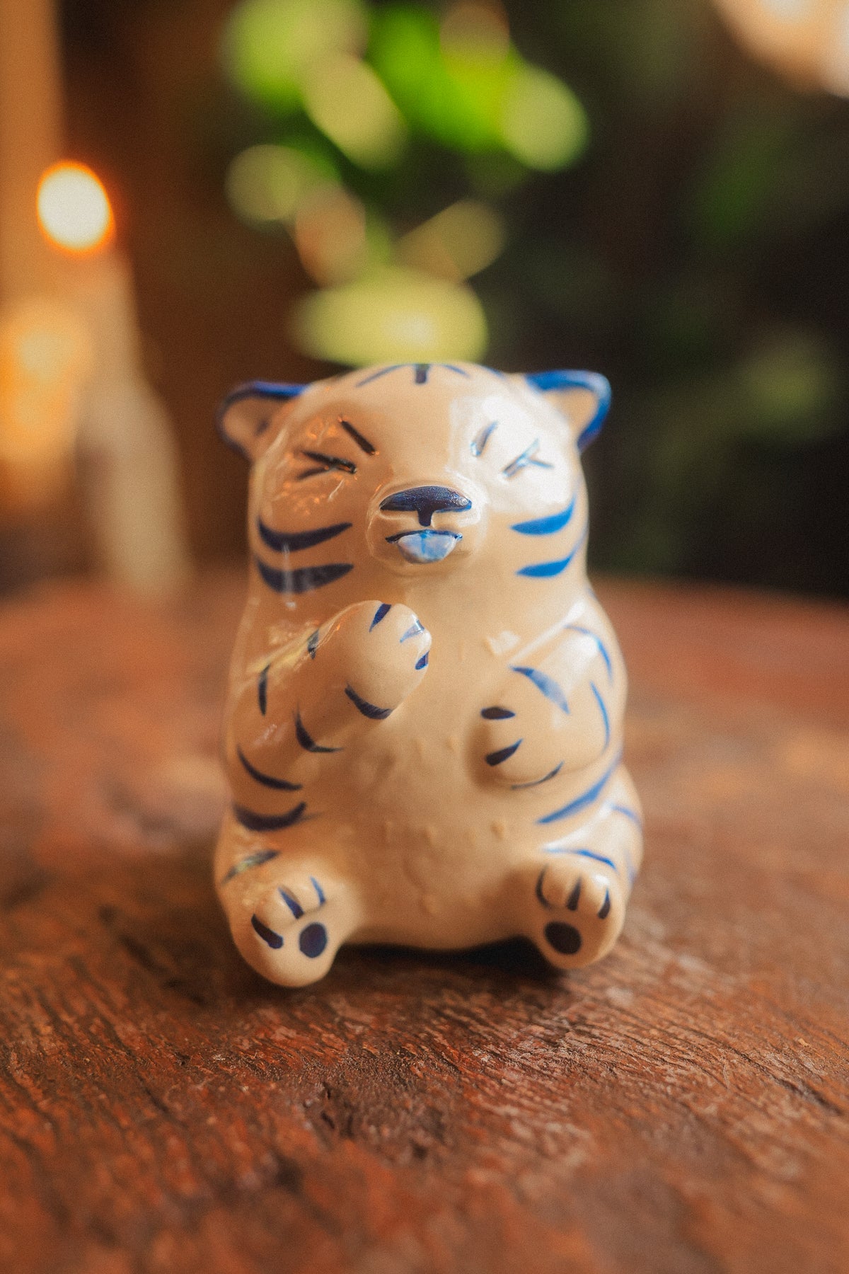 Little Tigrezinho Tiger Figurine in Painted Blue-On-White Porcelain