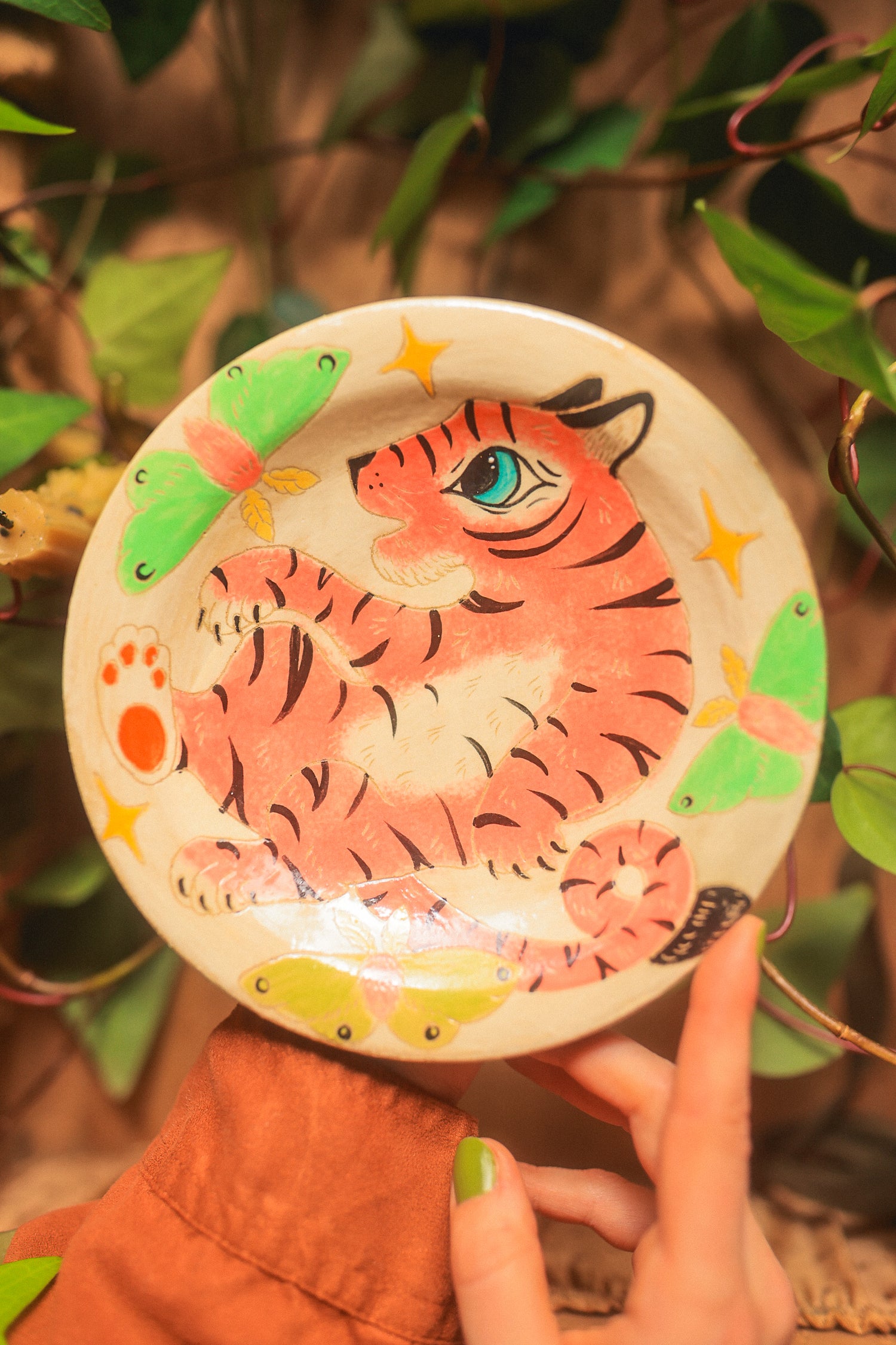 Painted Royal Rose Tiger of Jhasa Decorative Dish