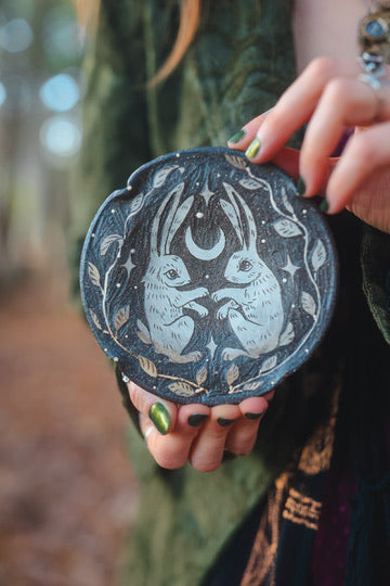 Rabbit Rituals Dish in Umbra