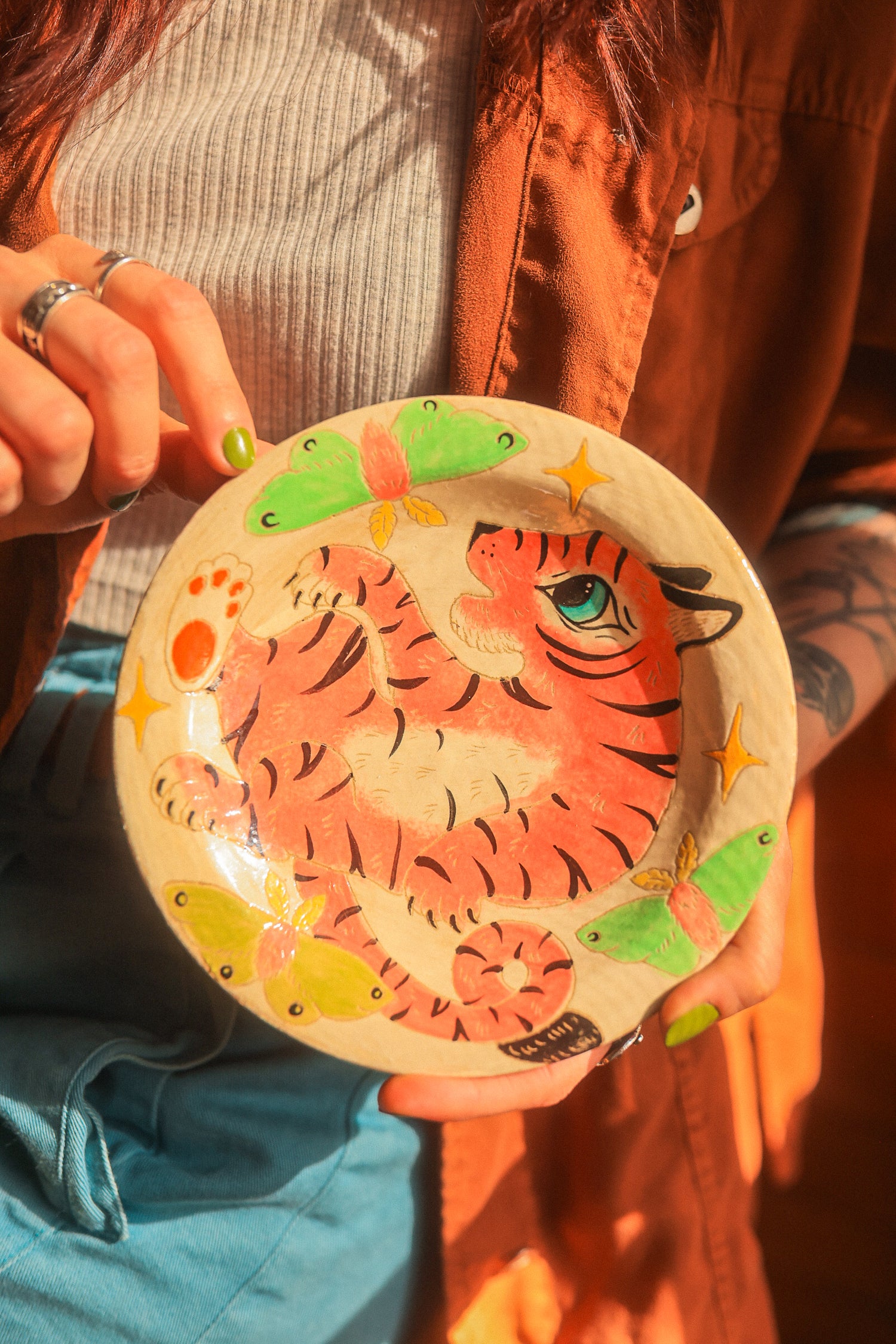 Painted Royal Rose Tiger of Jhasa Decorative Dish