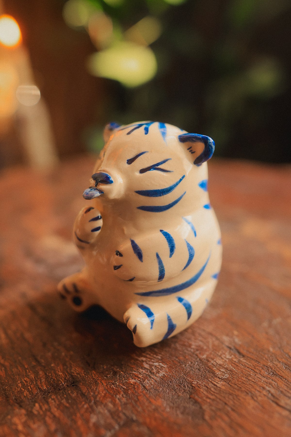 Little Tigrezinho Tiger Figurine in Painted Blue-On-White Porcelain